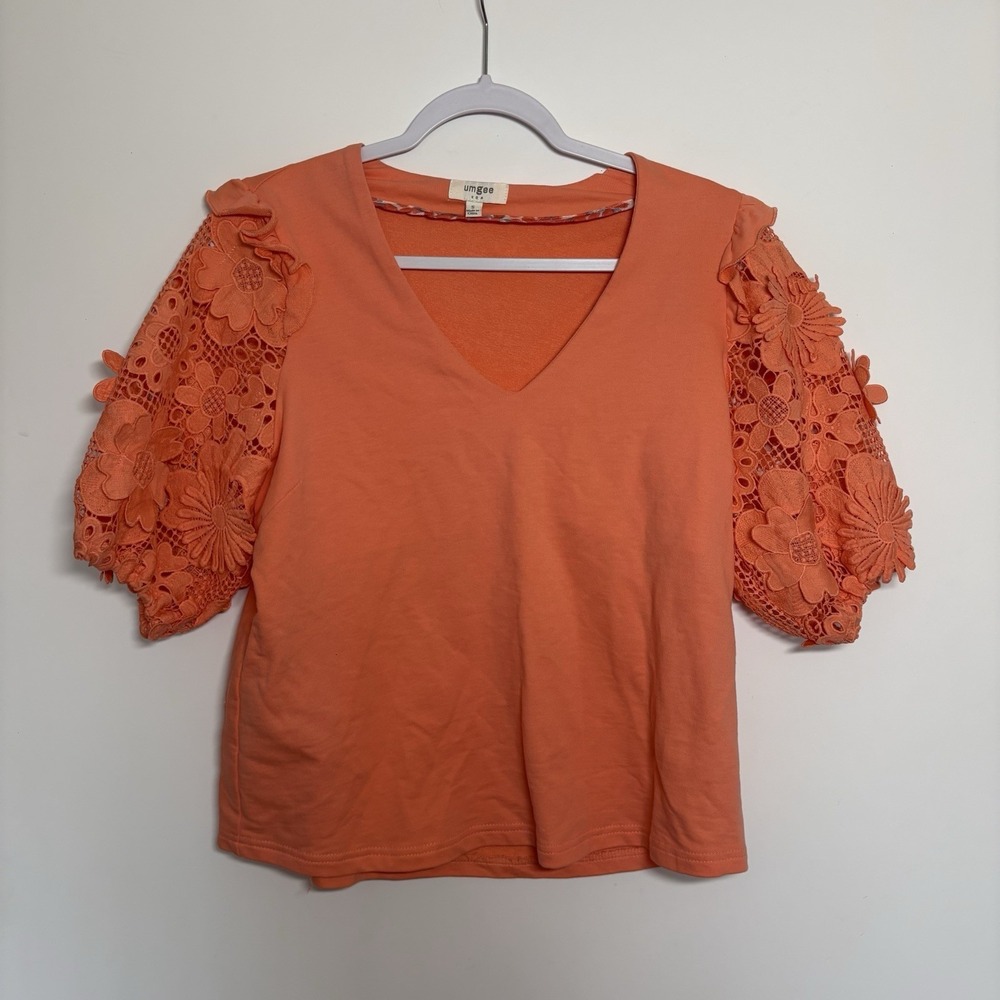 Umgee Coral V-neck Floral Crochet Lace Sleeve Top Size Small
